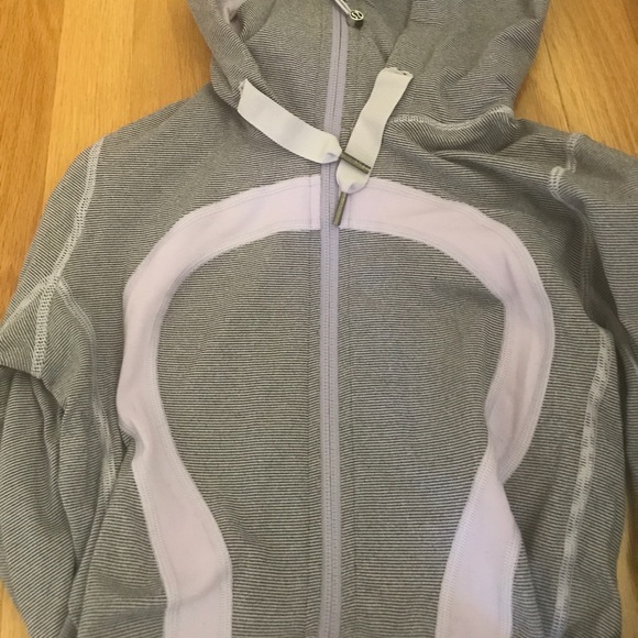 LULULEMON long sleeve hooded jacket - Picture 6 of 6